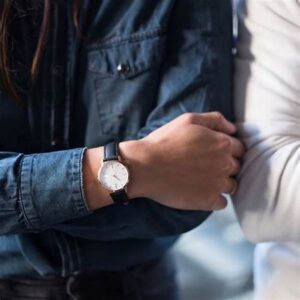 Tặng Đồng Hồ Có Ý Nghĩa Gì? Ý Nghĩa Đặc Biệt Của Món Quà Thời Gian